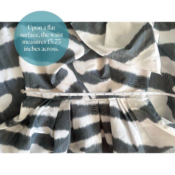 $3290 New Carolina Herrera Ice Grey and White Zebra Silk Bow Runway Dress - Picture 6 of 7